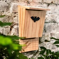 Fledermaushaus Nistkasten Überwinterungshilfe Ganzjährig Kiefer -Der Grillgarten Winkels 10038132 yy 0003 logo